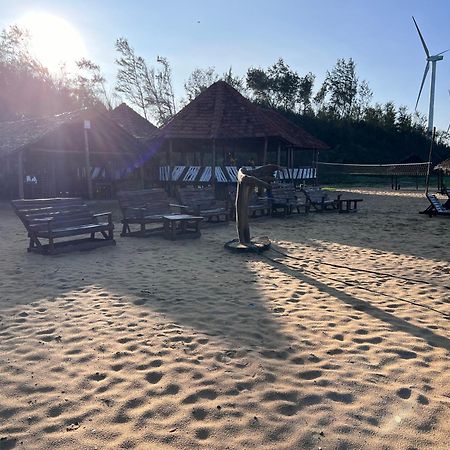 Omeesha Beach Hotel Kalpitiya Exterior photo