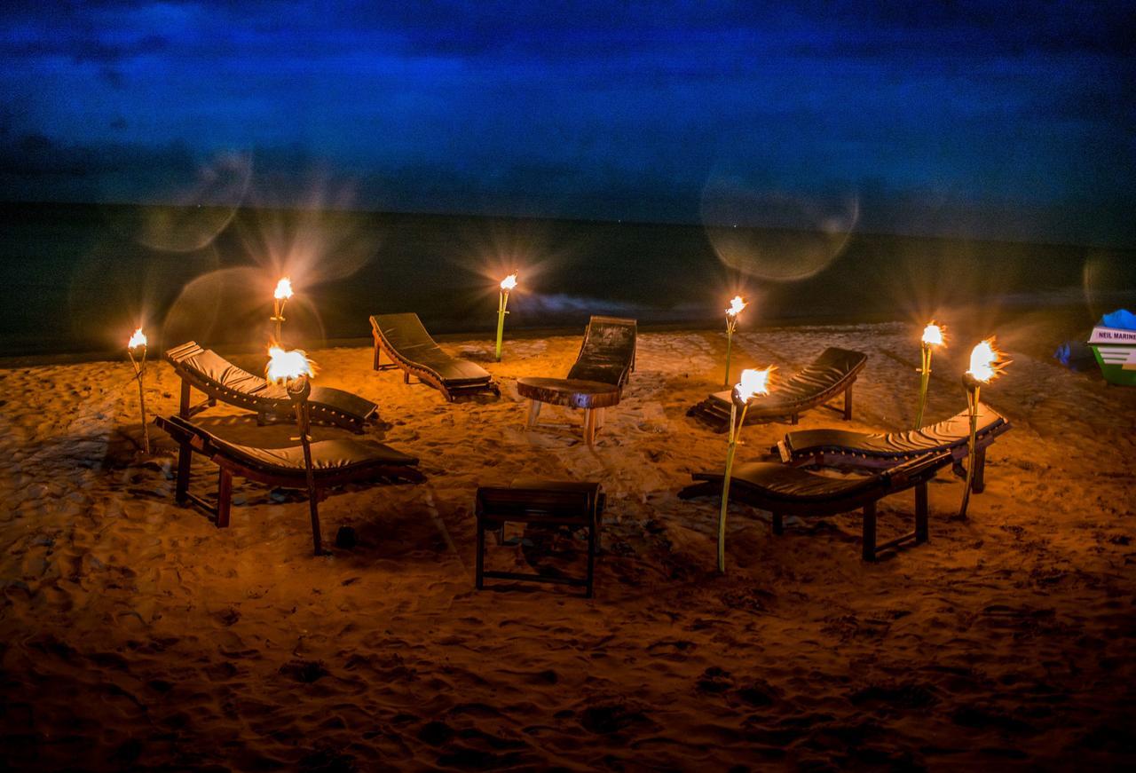 Omeesha Beach Hotel Kalpitiya Exterior photo