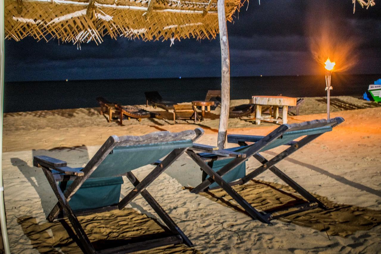 Omeesha Beach Hotel Kalpitiya Exterior photo