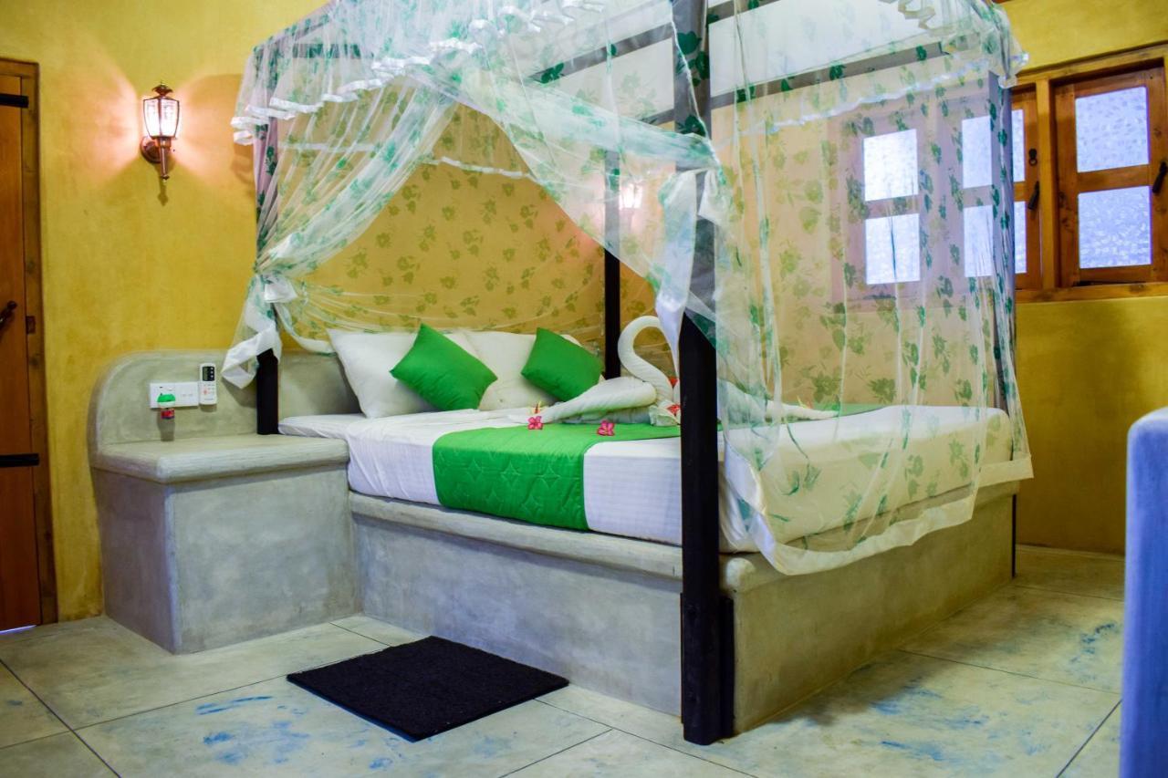 Omeesha Beach Hotel Kalpitiya Exterior photo