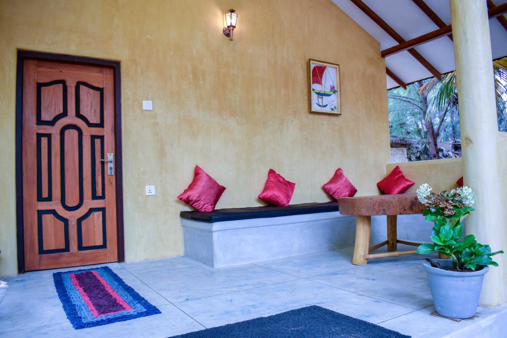 Omeesha Beach Hotel Kalpitiya Exterior photo