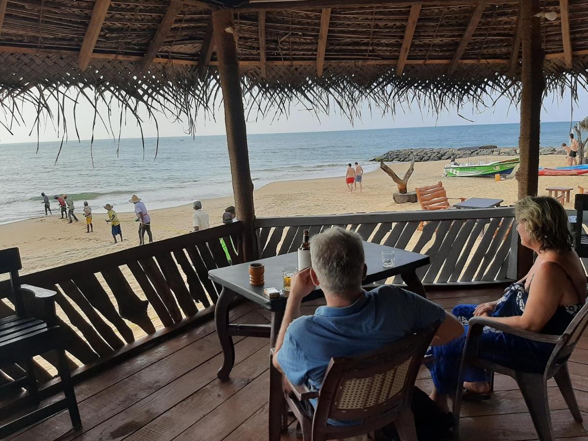 Omeesha Beach Hotel Kalpitiya Exterior photo